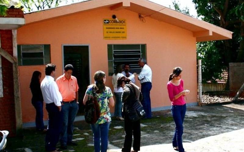 Prefeitura de Jacarezinho entrega reforma do Correio de Marques dos Reis