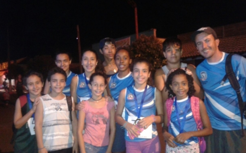 Escolinha de atletismo de Jacarezinho continua sendo destaque