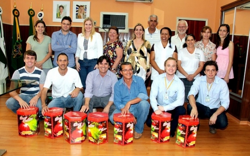 Prefeitura distribuiu cestas de Natal para todos funcionários 