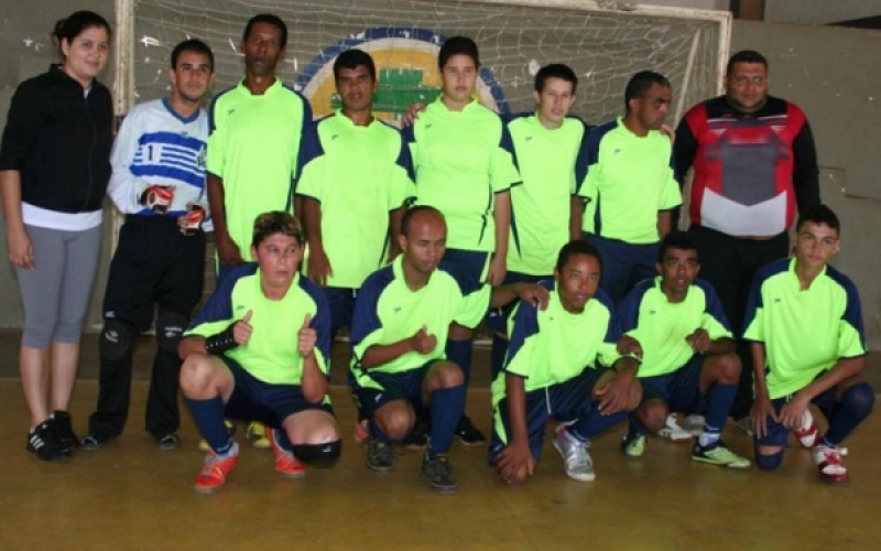 Jacarezinho é campeão em duas modalidades do futsal nos Jogos Escolares