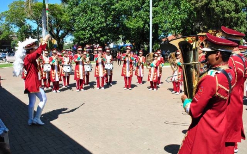 Encontro Regional de Bandas e Fanfarras movimenta Jacarezinho