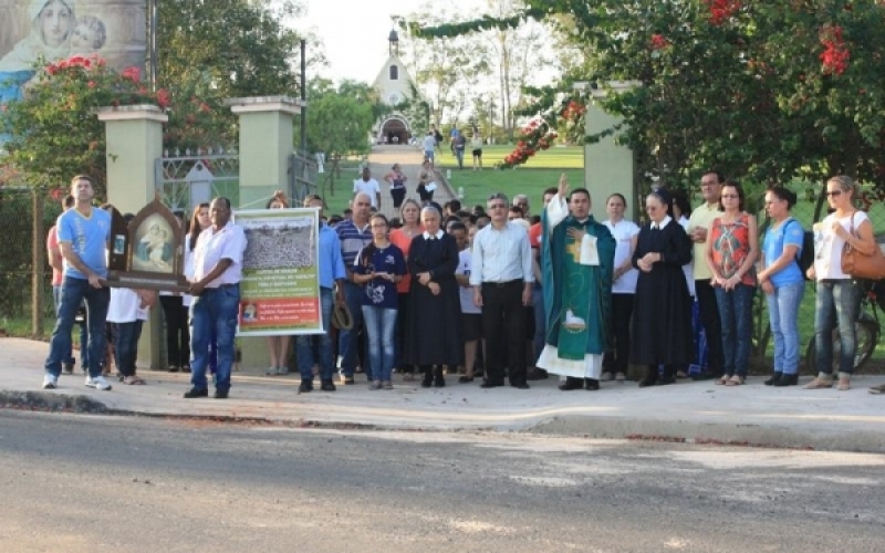 Missa celebra conclusão de pavimentação de acesso a Santuário