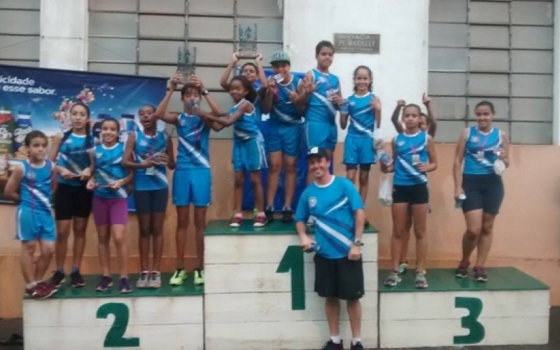 Atletismo de Jacarezinho conquista boas colocações em corrida de rua de Ribeirão Claro