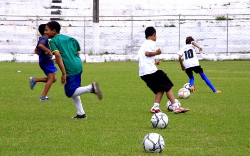 Projeto Futebol de Campo tem vagas abertas