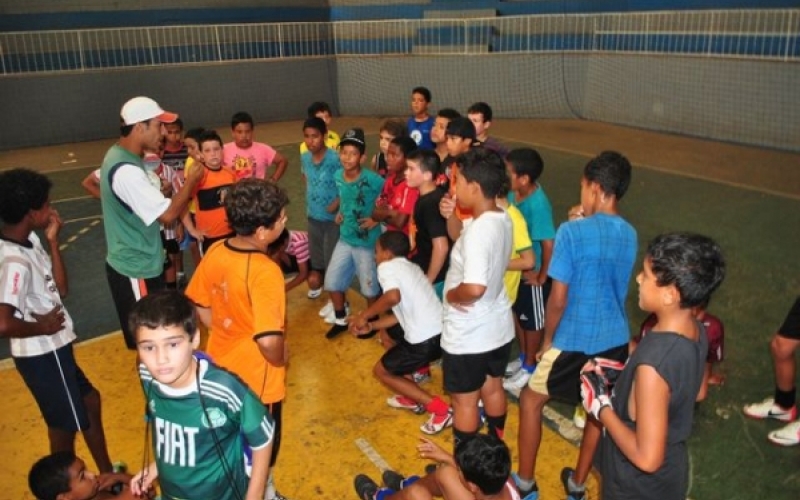 Escolinhas municipais voltam as atividades após paralisação para jogos escolares