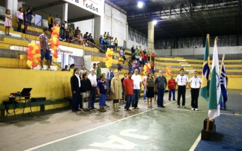 Partidas de vôlei marcam inauguração da rede elétrica no Ginásio de Esportes