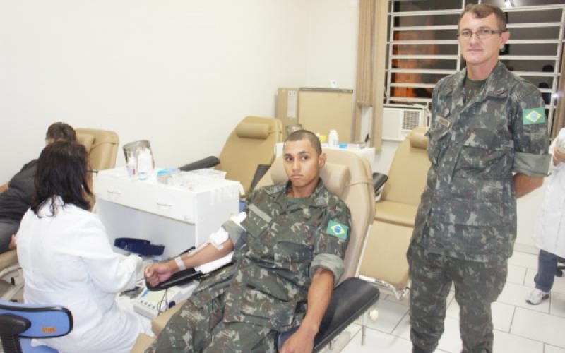 Atiradores de Jacarezinho realizam doação de sangue