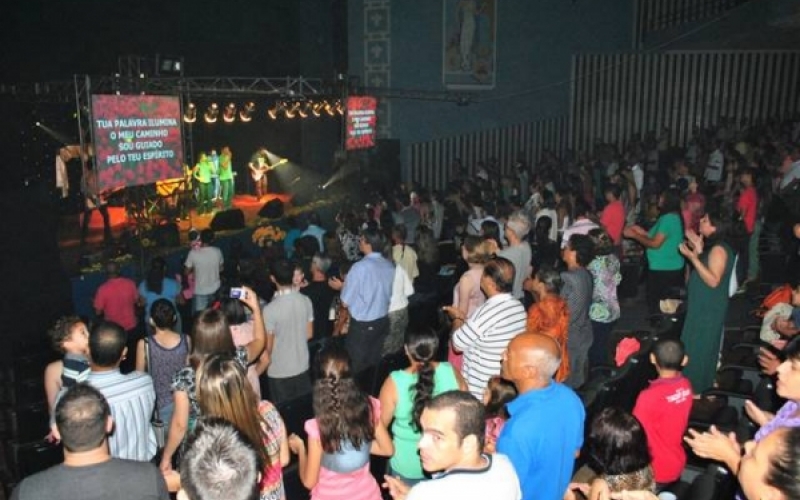 Comemoração religiosa do aniversário de Jacarezinho reuniu centenas