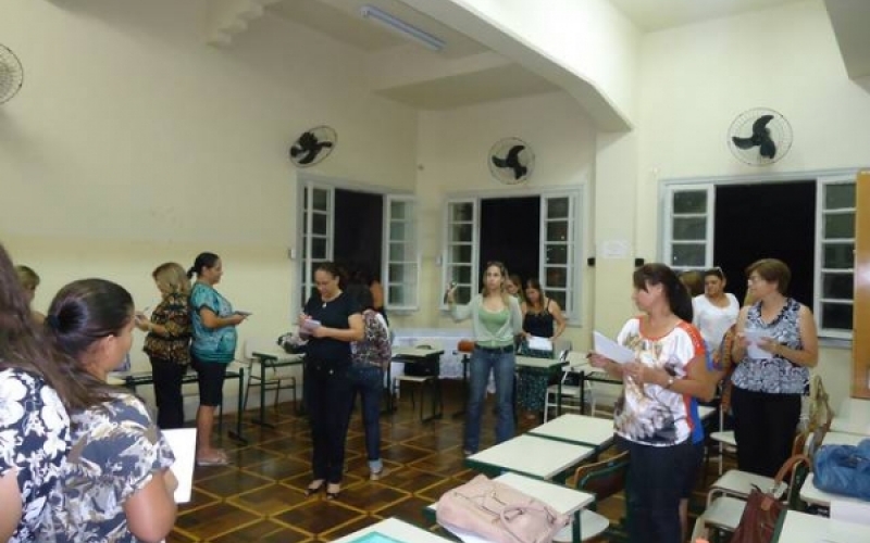 EJA participa de reunião intermunicipal com assessora pedagógica da Editora Moderna