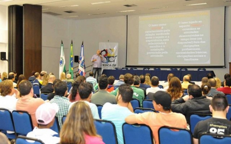 Professores de Jacarezinho participam de capacitação esportiva