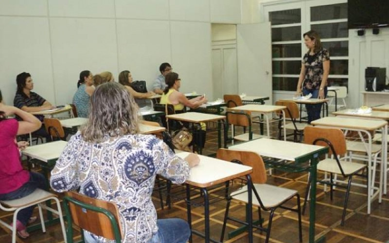 Educadores definem metas para 2013 no EJAI