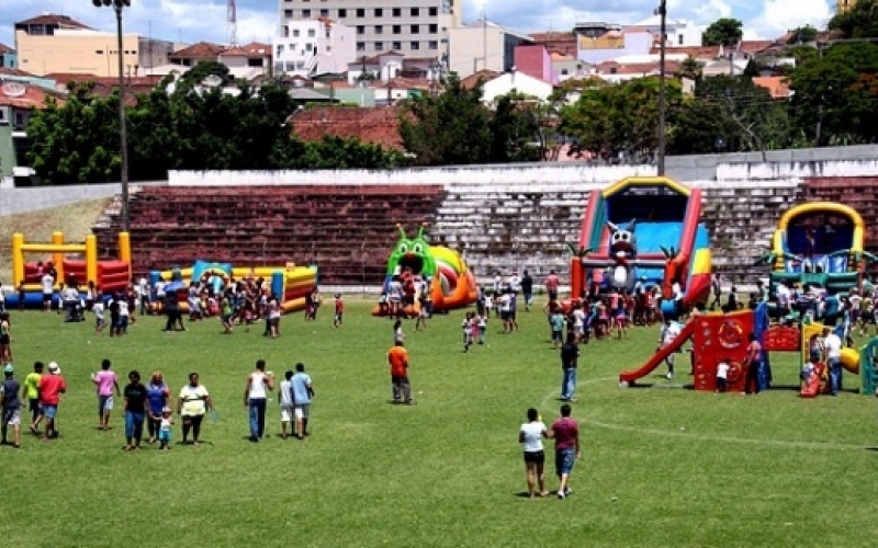 Crianças se divertem em evento gratuito no Estádio 