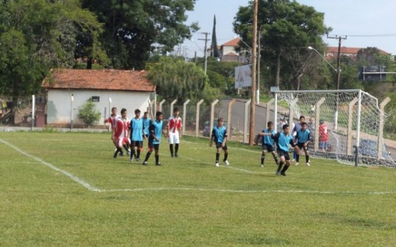 Campeonato juvenil movimenta bairros de Jacarezinho