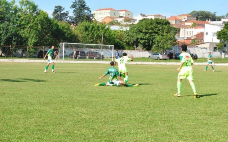 Ribeirão Claro goleia Pinhalzinho na abertura do 1º Campeonato Regional Amador