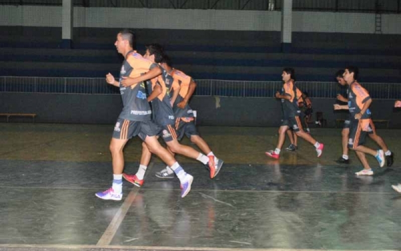 Futsal Jacarezinho encara Assaí Futsal em busca da liderança