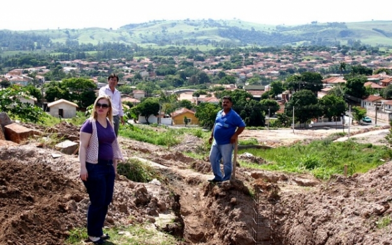 Prefeita visita obras em andamento