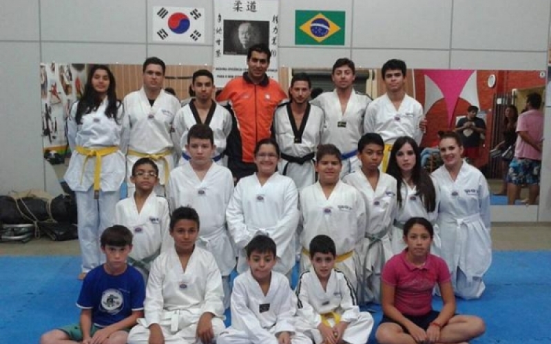 Departamento de Esportes apoia Taekwondo de Jacarezinho
