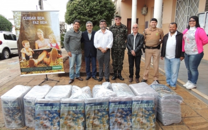 Agasalhos já podem ser doados em Jacarezinho