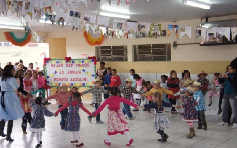 Festa Junina na Escola Municipal Renato Azzolini