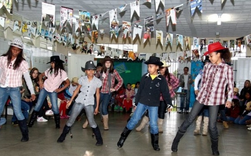 Escola Arlindo Bessa faz Festa Julina para alunos