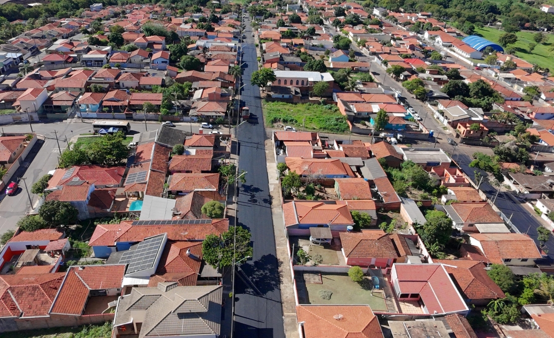 Jacarezinho avança com pavimentação em bairros com pedras irregulares! 
