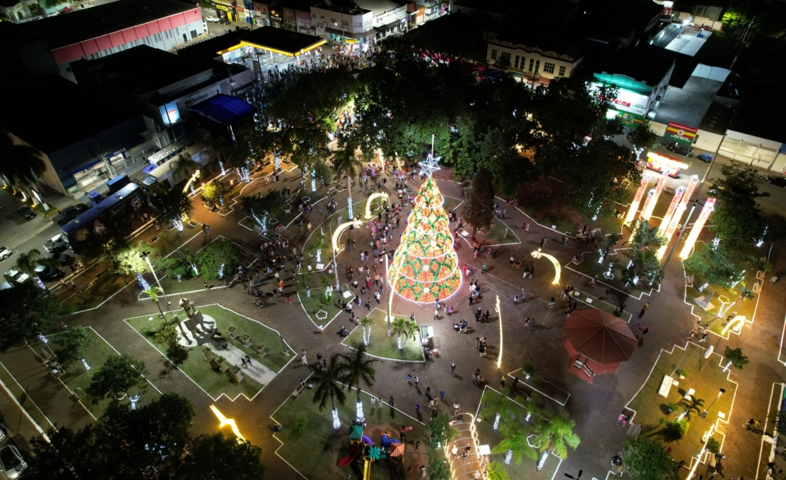 Jacarezinho entra no clima das festividades com o Natal Luz 2025!