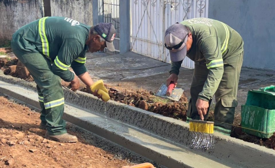 Obras de pavimentação da Rua Professor Rodrigo iniciam em Jacarezinho!