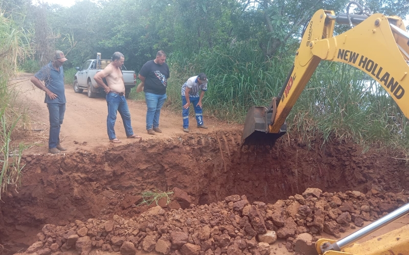 Recuperação da estrada Ponte do Pica Pau no Laranjal