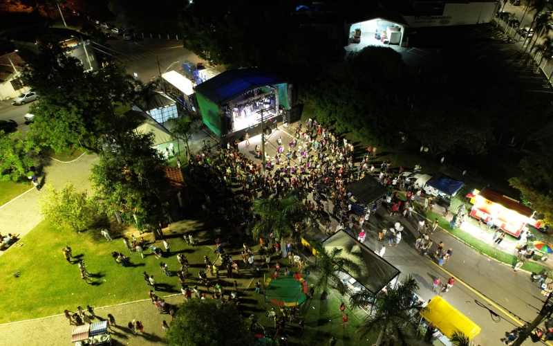 Jacarezinho dá início à programação oficial do Carnaval 2026!