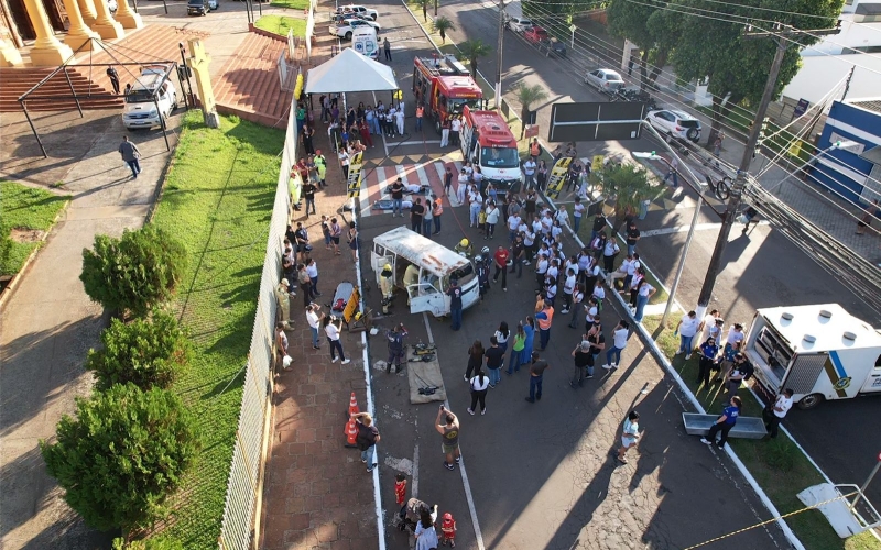 Simulado de segurança marca abertura do Maio Amarelo em Jacarezinho! 