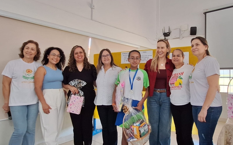Concurso de Desenho e Redação — APAE Jacarezinho 