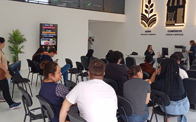 Café com Vagas reúne candidatos e fortalece a geração de empregos em Jacarezinho